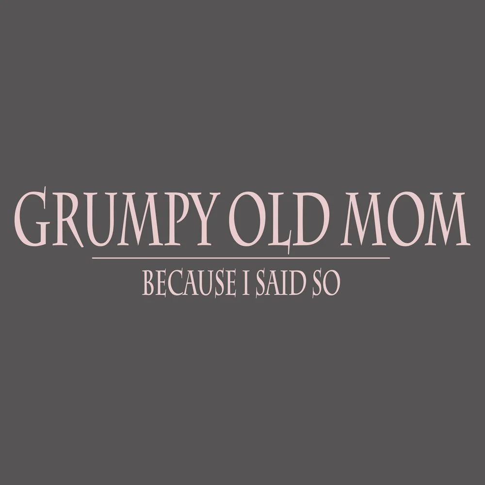 Women's Grumpy Old Mom Relaxed Fit T-Shirt - Asphalt - Image 2