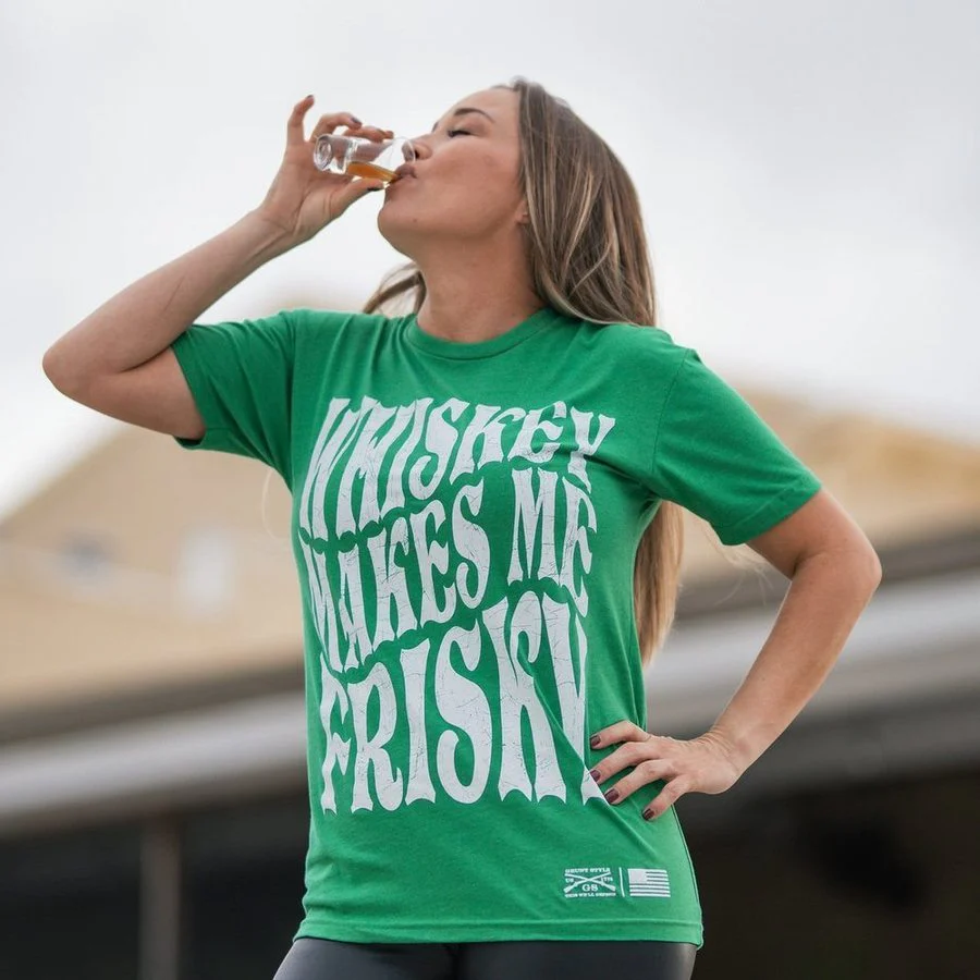 Women's Whiskey Makes Me Frisky Boyfriend Fit T-Shirt - Kelly Green - Image 2